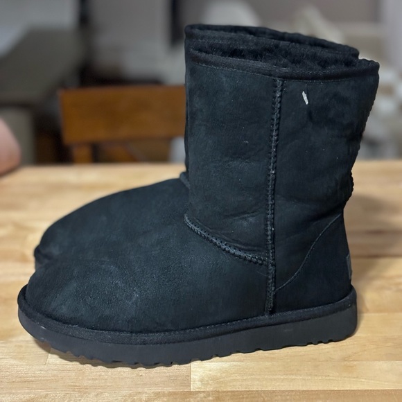 UGG black boots size 7 mid guc 💫 - Picture 9 of 10